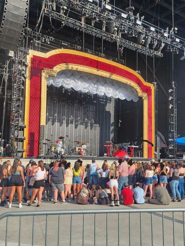 utah first credit union amphitheatre, section: 203, row: A, seat: 5
