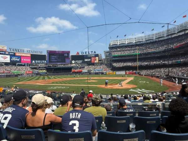 Yankee Stadium, section: 121B, row: 5, seat: 4