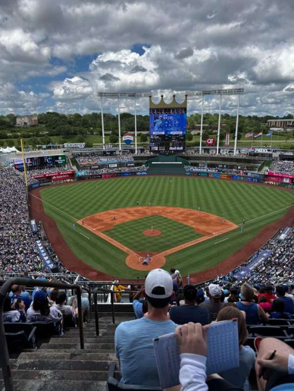 Kauffman Stadium, section: 421, row: HH, seat: 1