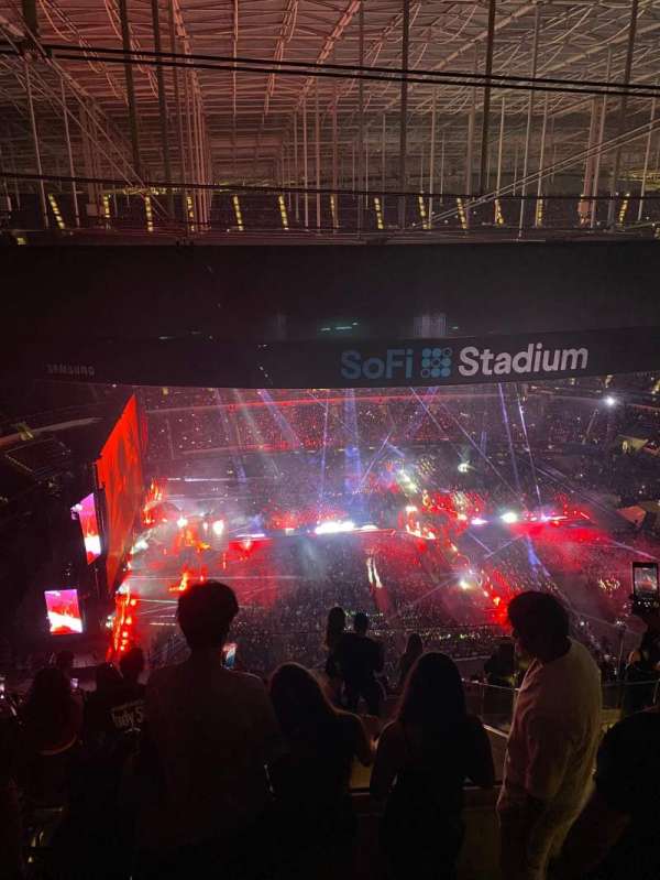 SoFi Stadium, section: 512, row: 11, seat: 4