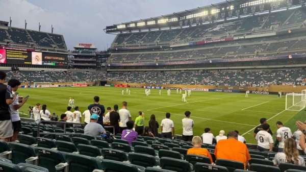 Lincoln Financial Field, section: 106, row: 15, seat: 14