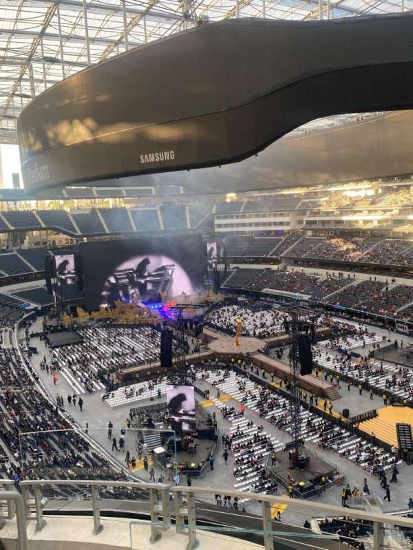 SoFi Stadium, section: 332, row: 4, seat: 21