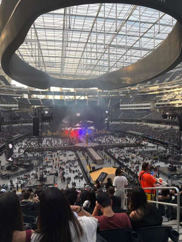 SoFi Stadium, section: 231, row: 18, seat: 3
