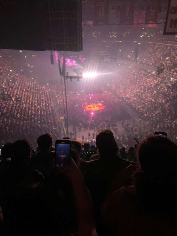 Capital One Arena, section: 407, row: K, seat: 14