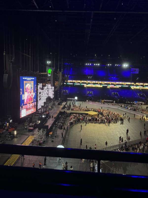 Paris La Défense Arena, section: 404, row: 41, seat: 6