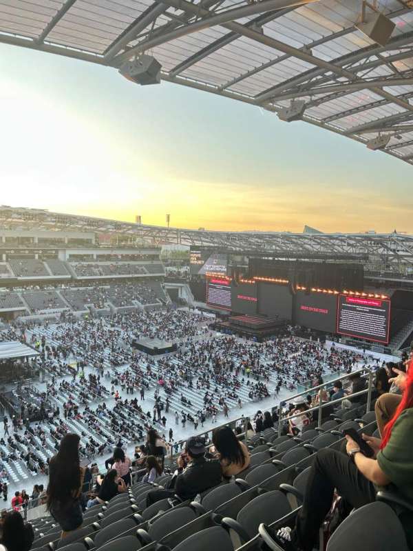 BMO Stadium, section: 215, row: z, seat: 12
