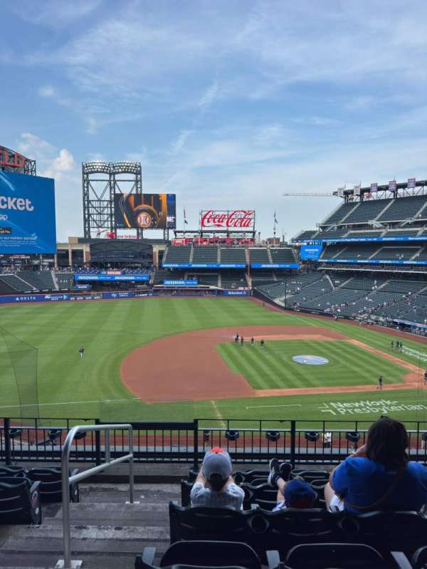 Citi Field, section: 327, row: 6, seat: 24