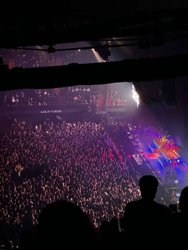 Kia Forum, section: 210, row: 26, seat: 7