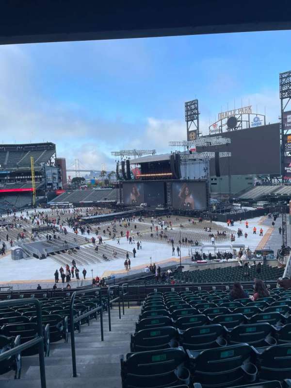 Oracle Park, section: 202, row: M, seat: 4