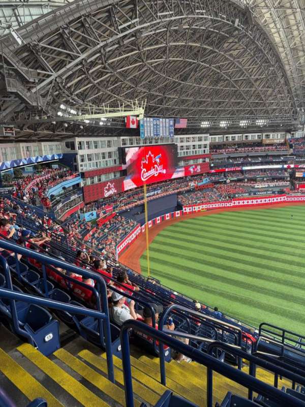 Rogers Centre, section: 537, row: 17, seat: 17