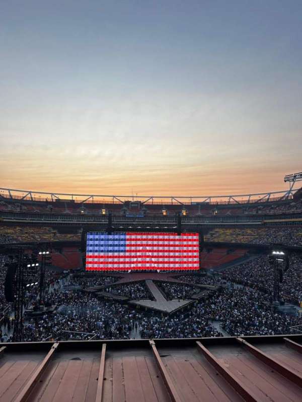 Northwest Stadium, section: 333, row: 10, seat: 12