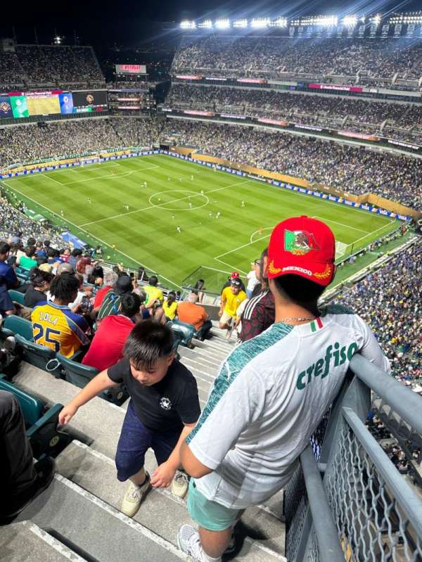 Lincoln Financial Field, section: 307, row: 13, seat: 18