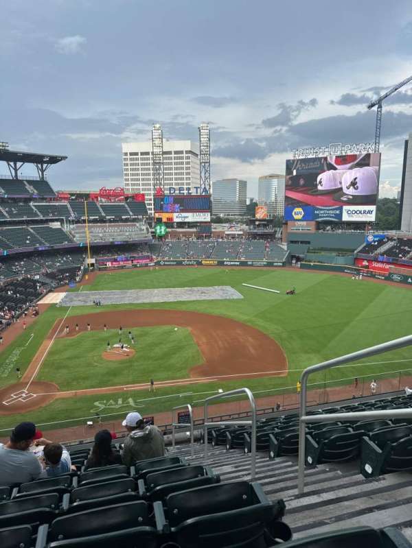 Truist Park, section: 322, row: 10, seat: 1