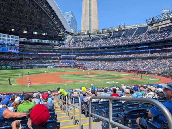 rogers centre, section: 132, row: 28, seat: 1