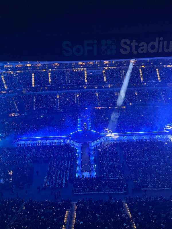 SoFi Stadium, section: 443, row: 1, seat: 17
