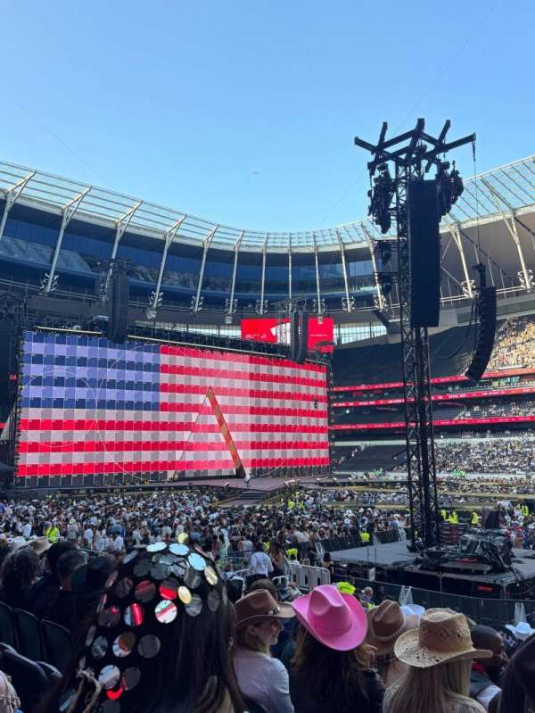 Tottenham Hotspur Stadium, section: 102, row: 14, seat: 32