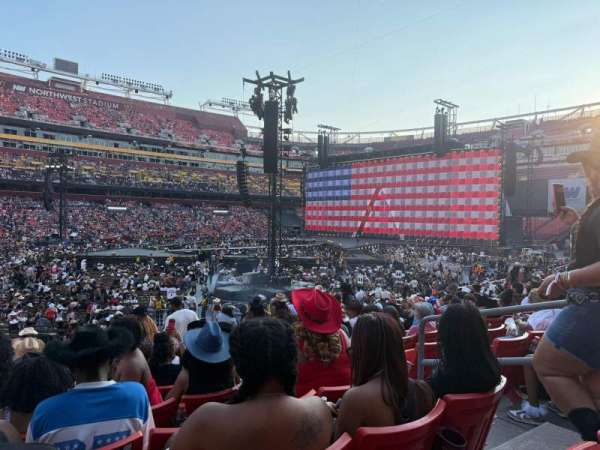 Northwest Stadium, section: 125, row: 22, seat: 5-8
