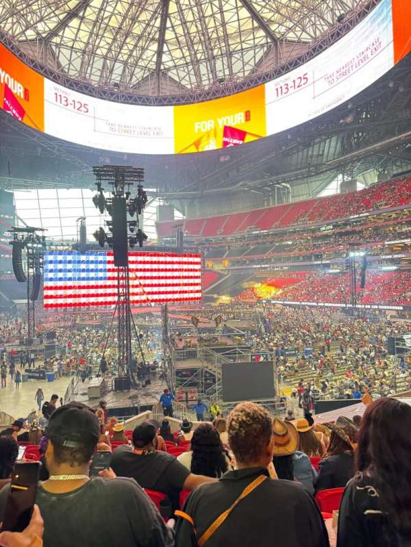Mercedes-Benz Stadium, section: 122, row: 24, seat: 8