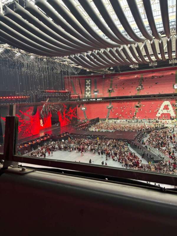 Johan Cruijff ArenA, section: 406, row: 1, seat: 125