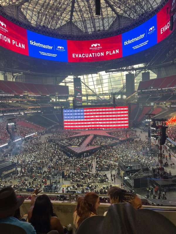 Mercedes-Benz Stadium, section: 223, row: 4, seat: 1