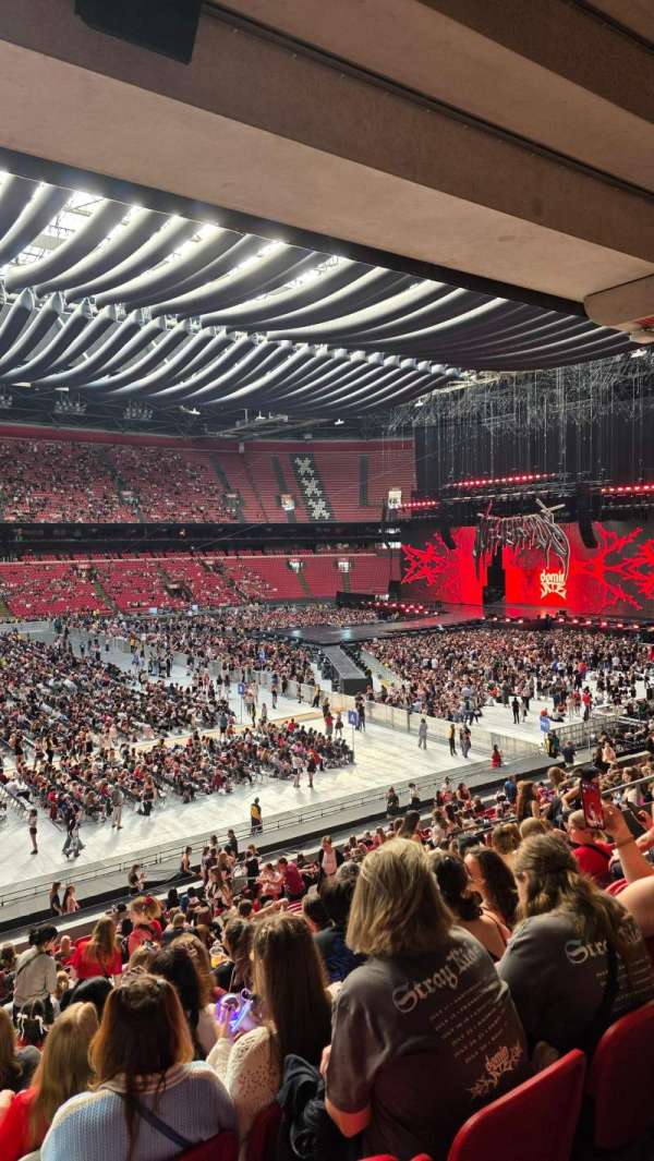 Johan Cruijff ArenA, section: 121, row: 25, seat: 216
