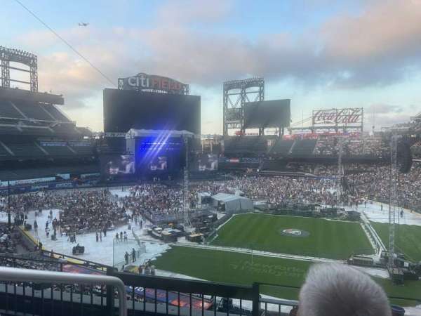 Citi Field, section: 324, row: 3, seat: 12