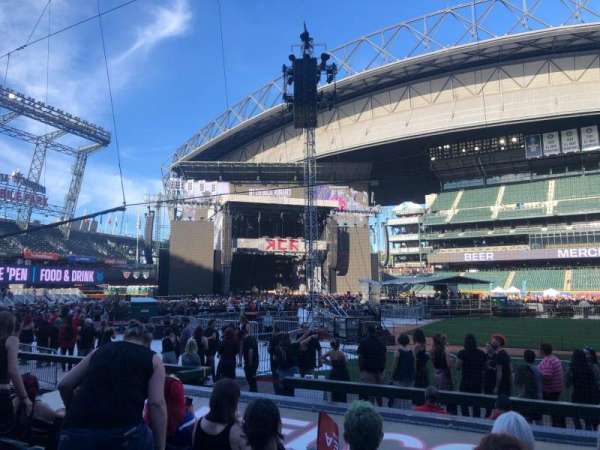 T-Mobile Park, section: 138, row: 9, seat: 1