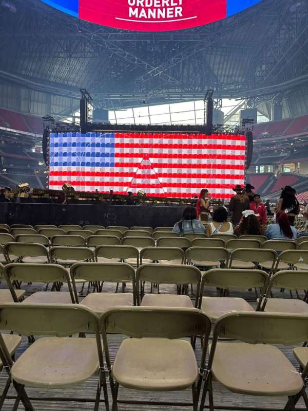Mercedes-Benz Stadium, section: M, row: 10, seat: 27