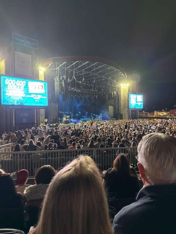 Jones Beach Theater, section: 107, row: E, seat: 6
