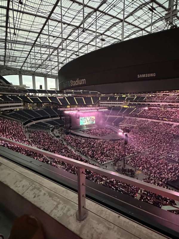 SoFi Stadium, section: 329, row: 1, seat: 7