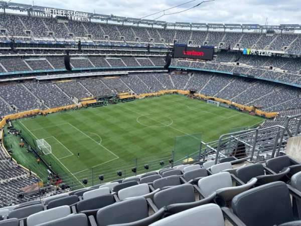 MetLife Stadium, section: 319, row: 11, seat: 6