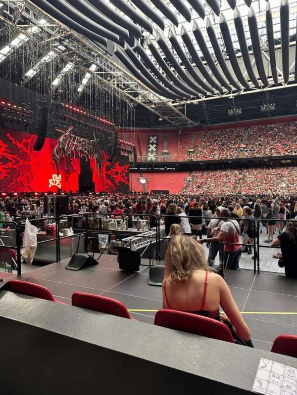 Johan Cruijff ArenA, section: 107, row: 1, seat: 187