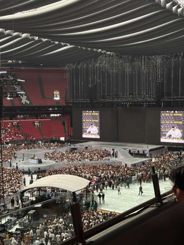 Johan Cruijff ArenA, section: 422, row: 2, seat: 201