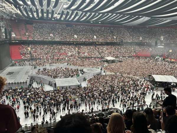 Johan Cruijff ArenA, section: 407, row: 8, seat: 181
