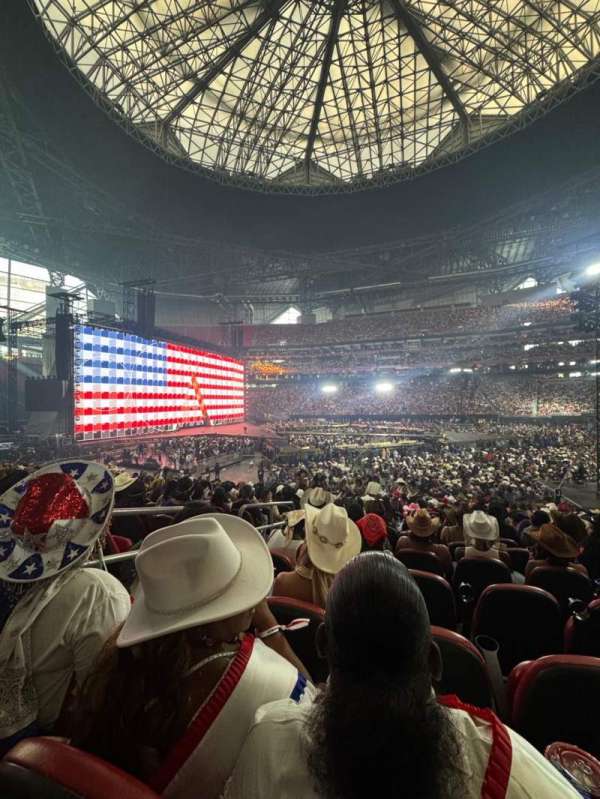 Mercedes-Benz Stadium, section: C127, row: 16, seat: 18