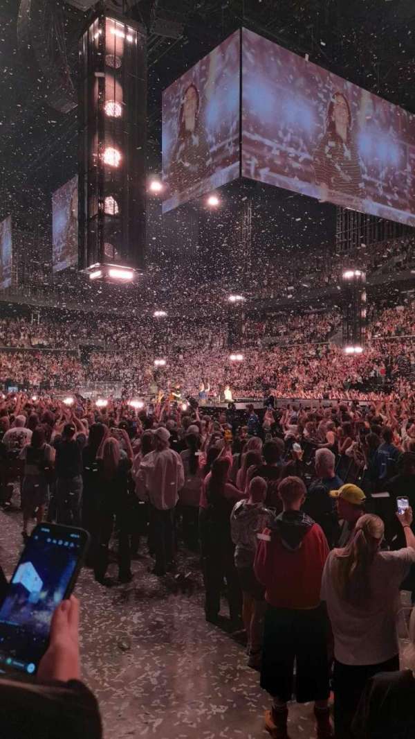 Royal Arena, section: 102, row: 8, seat: 18
