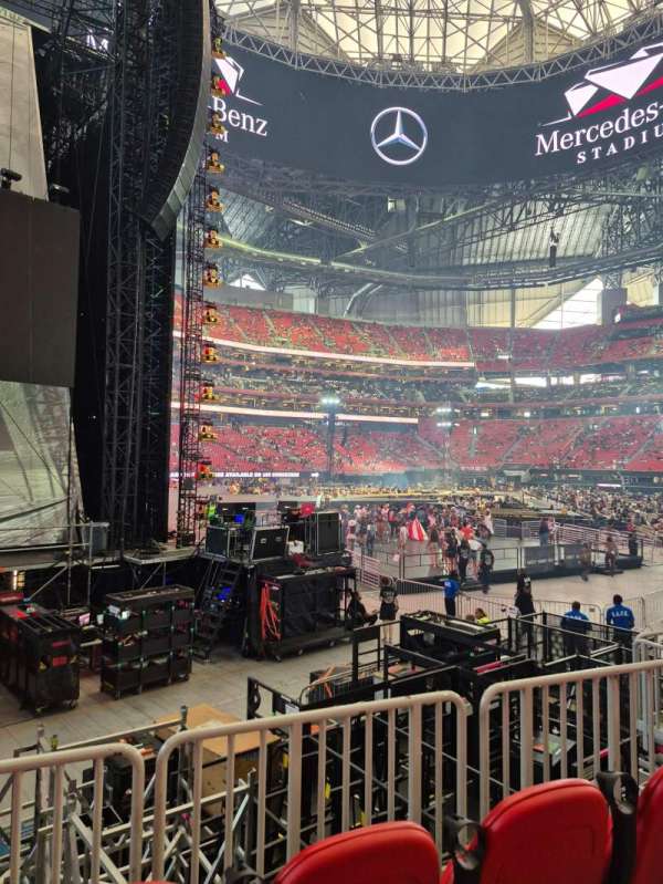 Mercedes-Benz Stadium, section: 132, row: 9, seat: 14