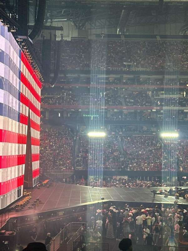 Mercedes-Benz Stadium, section: C130, row: 17, seat: 20