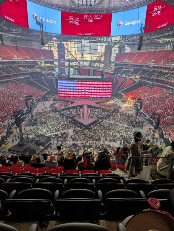 Mercedes-Benz Stadium, section: 326, row: 16, seat: 5