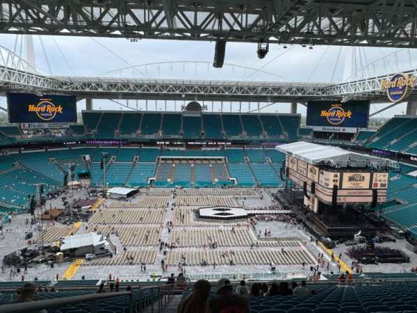 Hard Rock Stadium, section: 318, row: 30, seat: 24