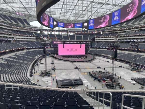 SoFi Stadium, section: 230, row: 19, seat: 2