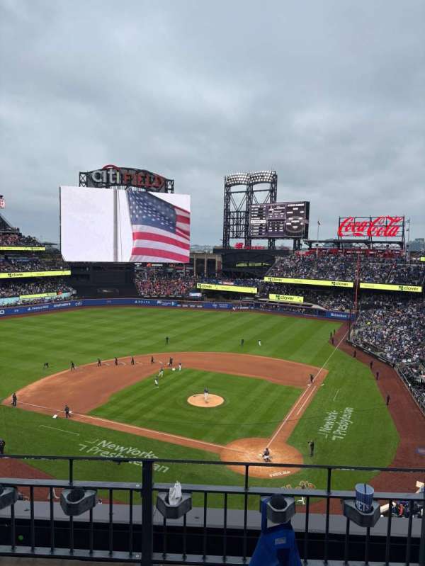 Citi Field, section: 417, row: 3, seat: 10
