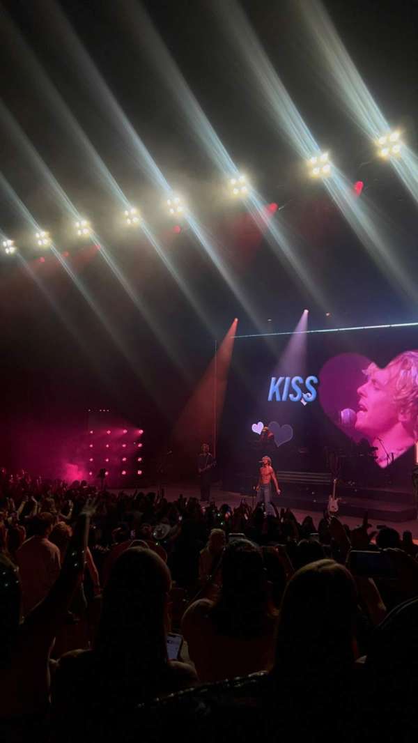 Shoreline Amphitheatre, section: 101, row: J, seat: 24/25
