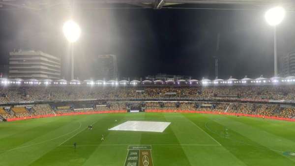 The Gabba, section: 422, row: QQ, seat: 418