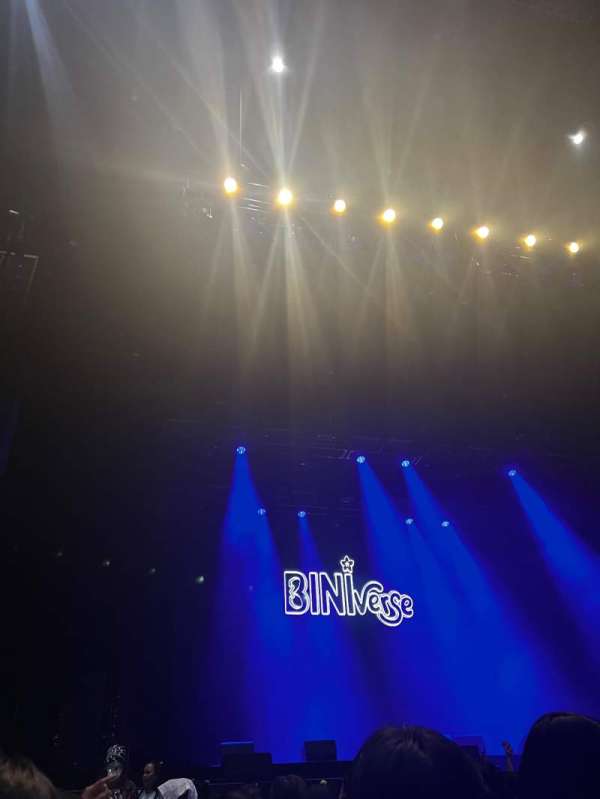 Bill Graham Civic Auditorium, section: Floor 5, row: J, seat: 4