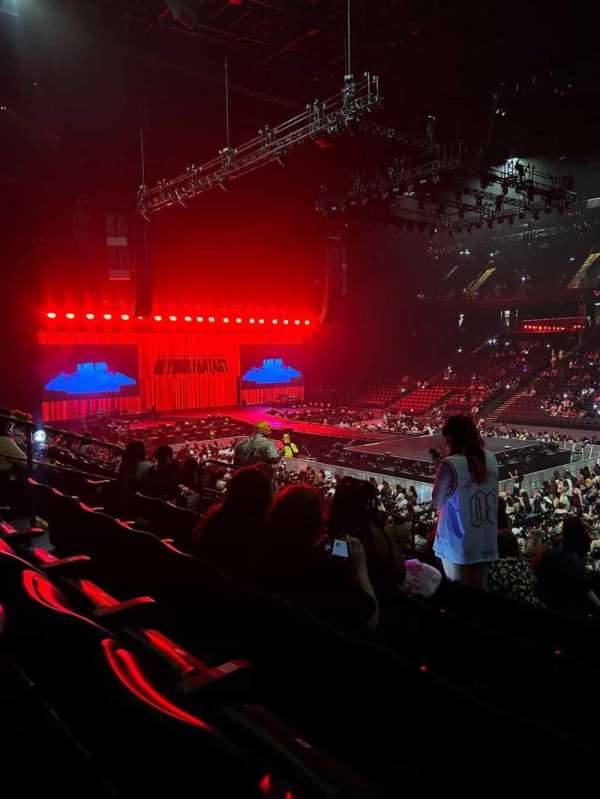 CFG Bank Arena, section: 120, row: R, seat: 11