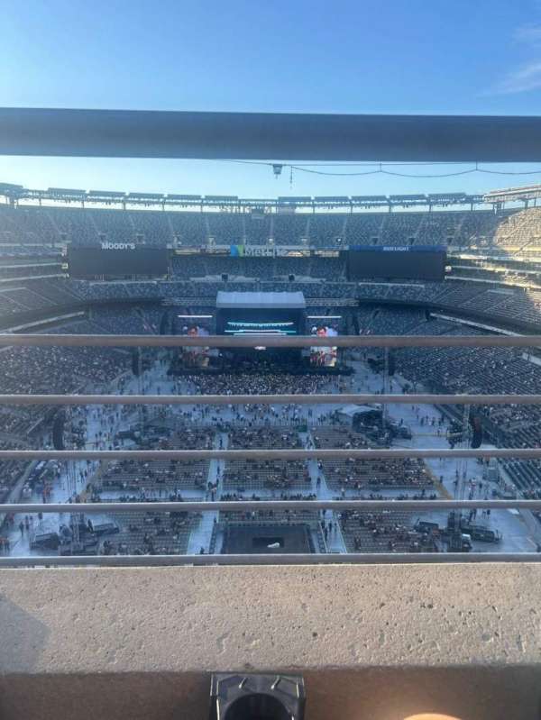 MetLife Stadium, section: 326, row: 5, seat: 11