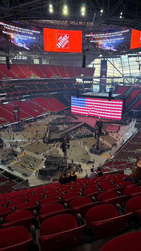 Mercedes-Benz Stadium, section: 320, row: 14, seat: 13