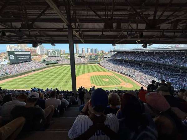 Wrigley Field, section: 411L, row: 7, seat: 1