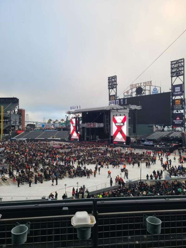 oracle park, section: 203, row: B